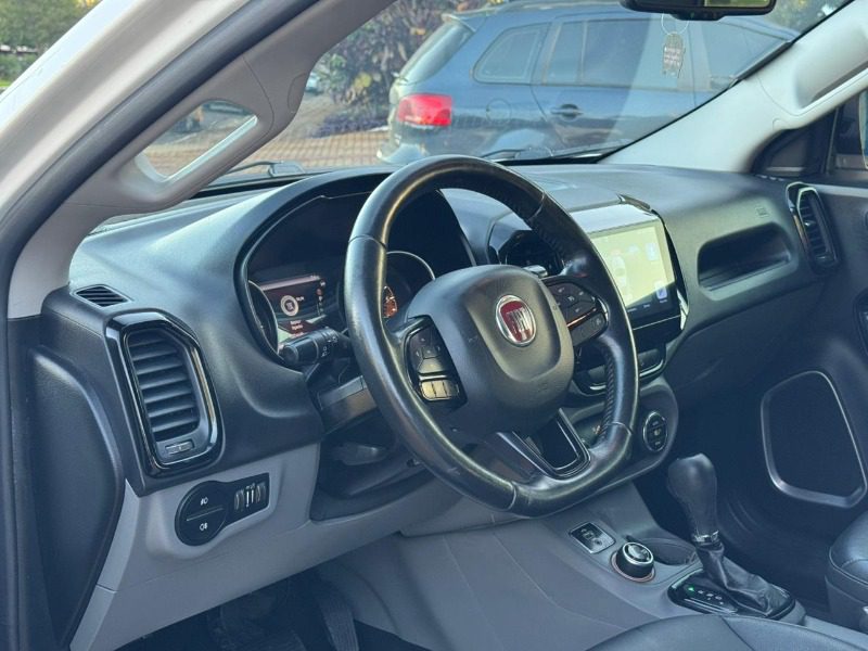 
Fiat TORO VOLCANO 2017 full									