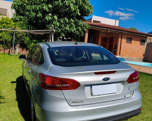 
Ford Focus Sedan 2018 full									