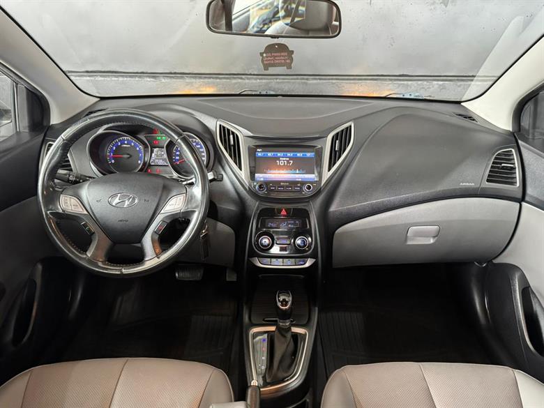 
Hyundai HB20 Premium 2017 full									