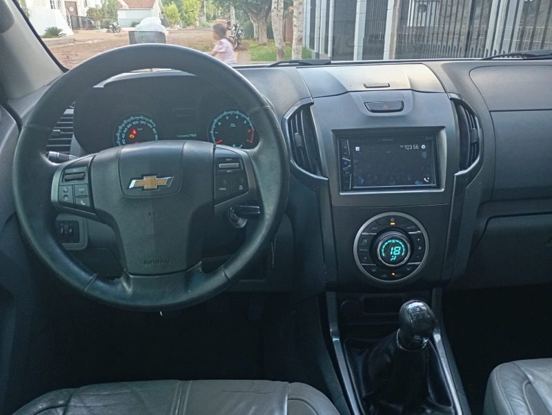 
Chevrolet S10 2013 full									