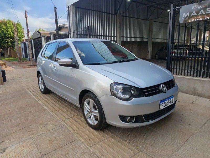 
Volkswagen Polo 2014 full									