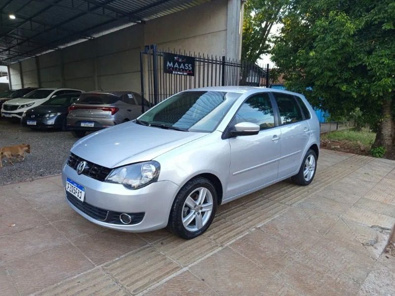 
Volkswagen Polo 2014 full									