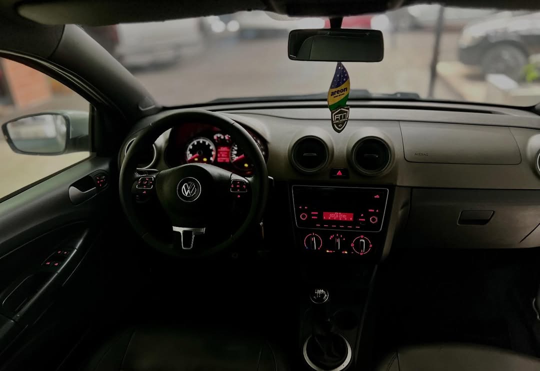 
Volkswagen Saveiro Cross 2014 full									
