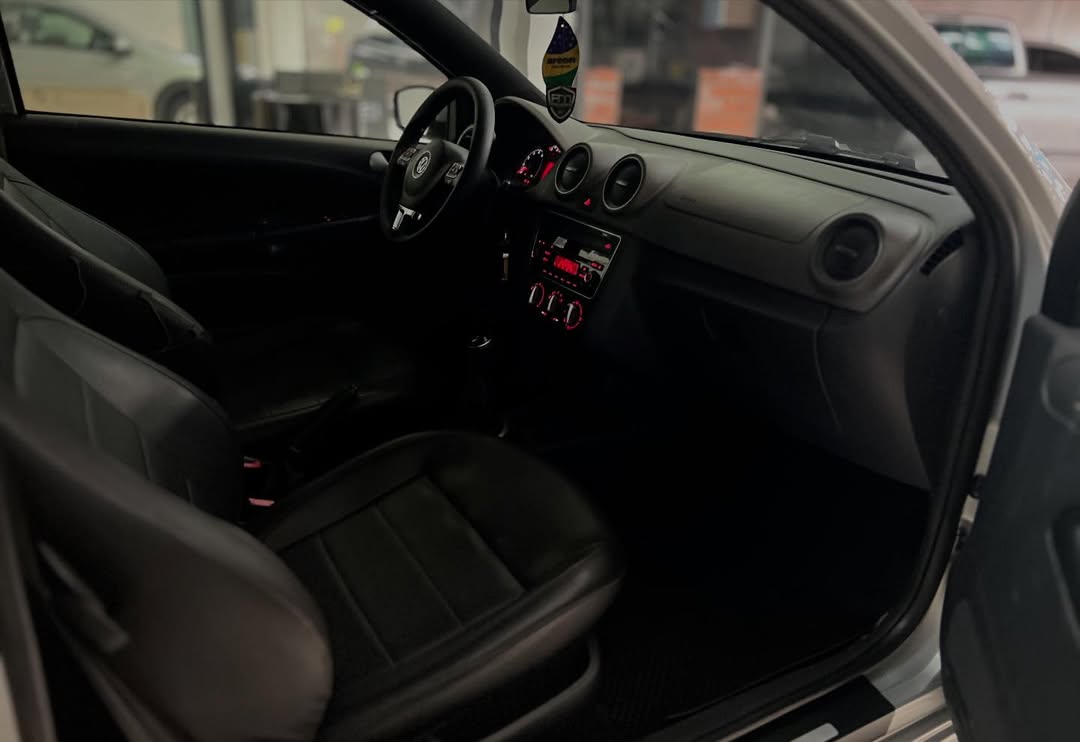 
Volkswagen Saveiro Cross 2014 full									