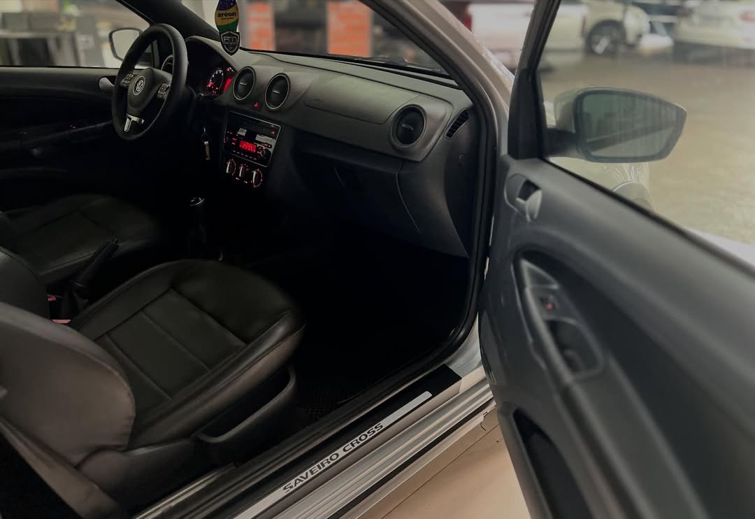 
Volkswagen Saveiro Cross 2014 full									