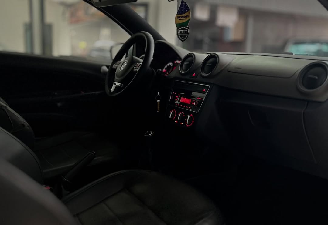 
Volkswagen Saveiro Cross 2014 full									