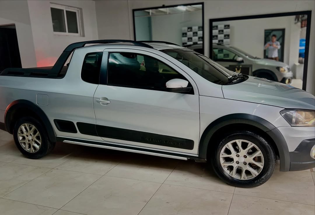 
Volkswagen Saveiro Cross 2014 full									