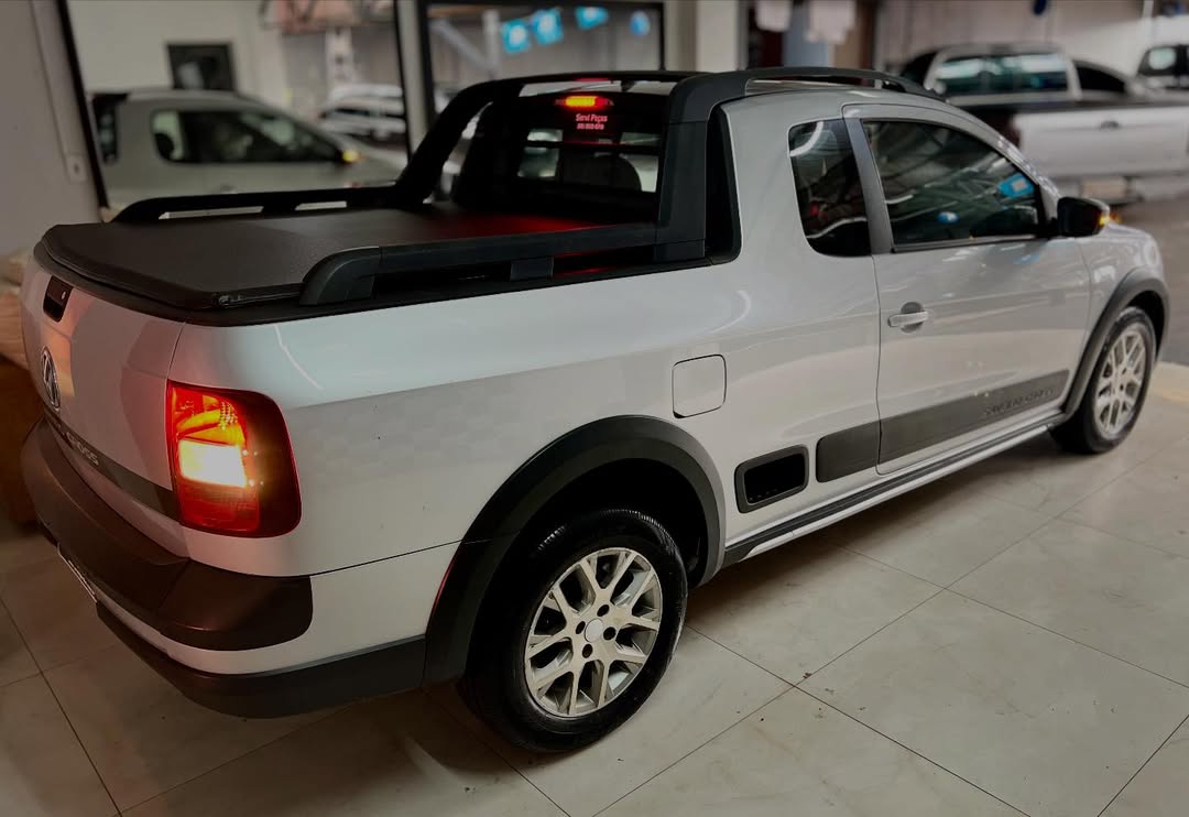 
Volkswagen Saveiro Cross 2014 full									
