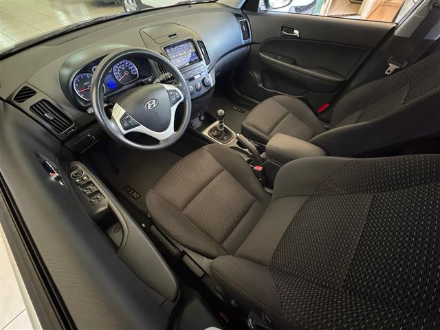 
Hyundai I30 2011 full									
