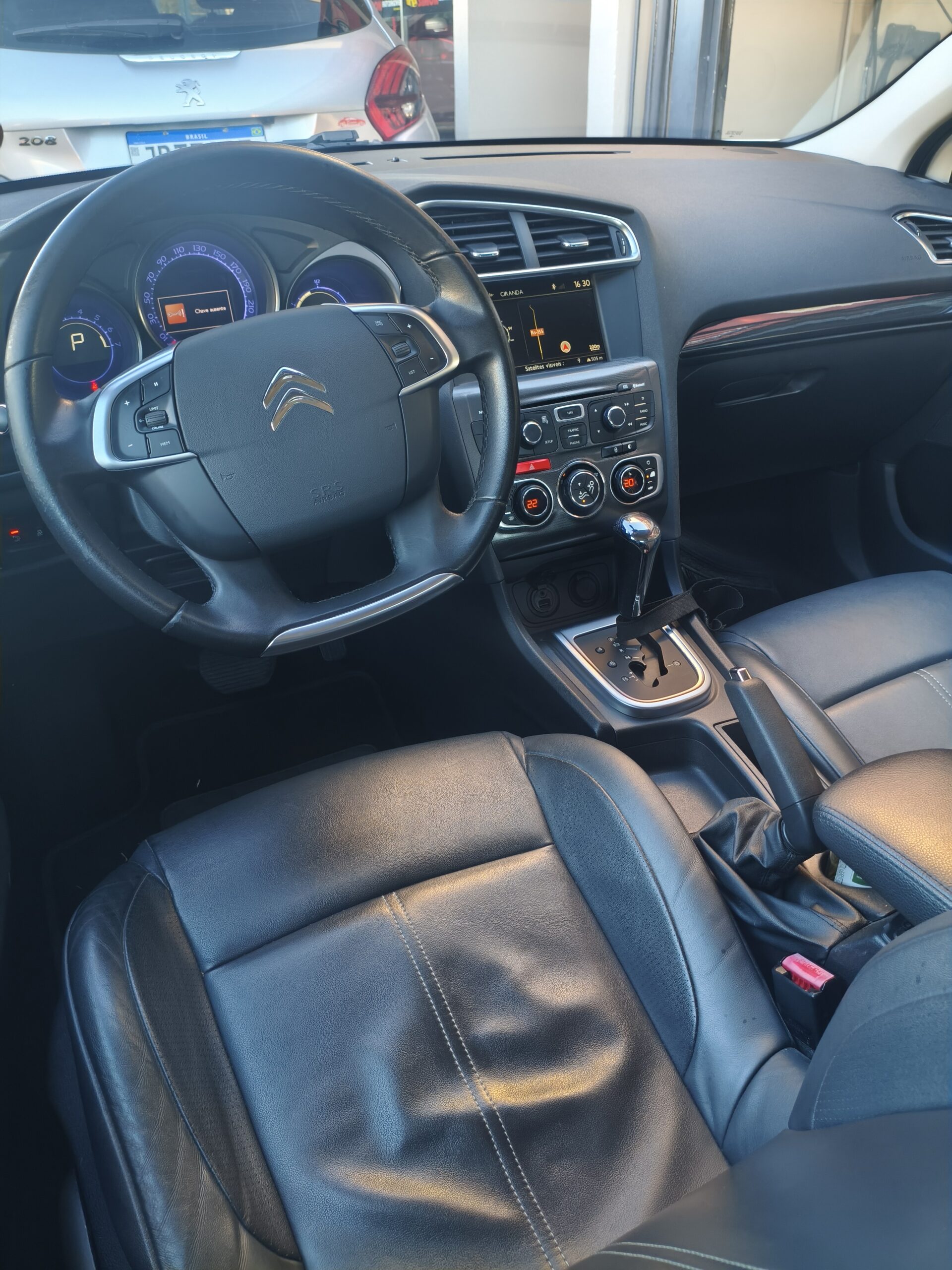 
Citroen C4 LOUNG EXCLUSIVE 2014 full									