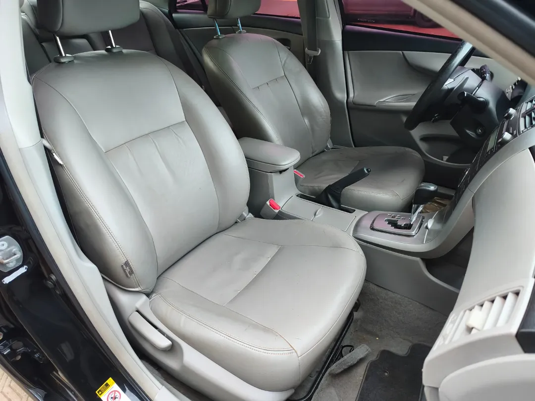 
Toyota Corolla XEI 2013 full									