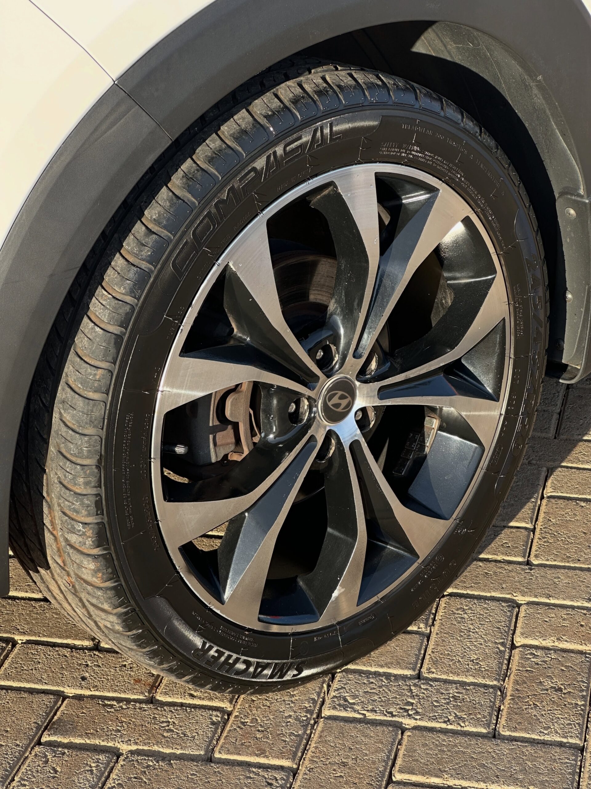 
HYUNDAI TUCSON GLS 2018 full									