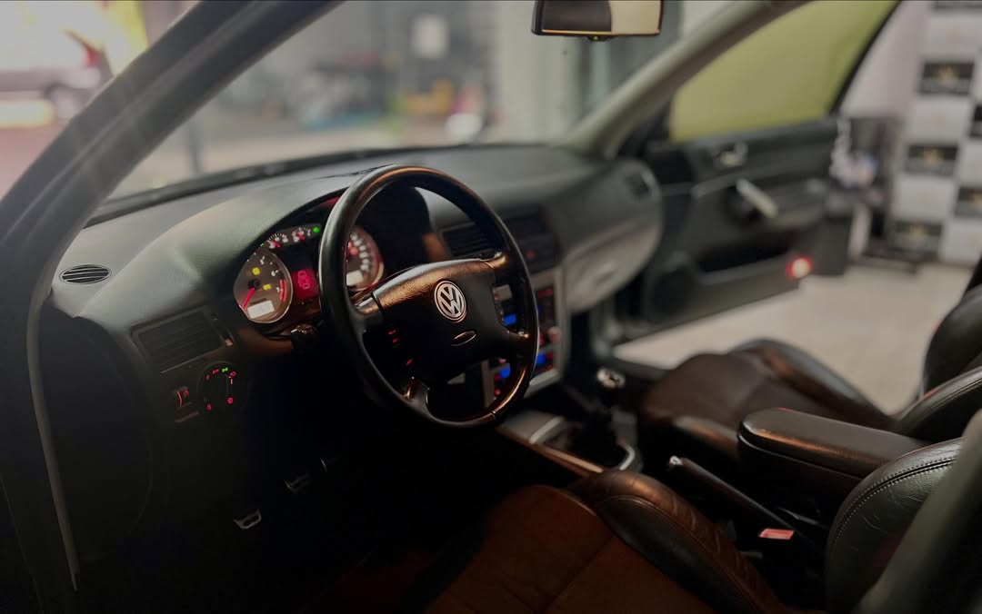 
Volkswagen Golf Sportline 2013 full									