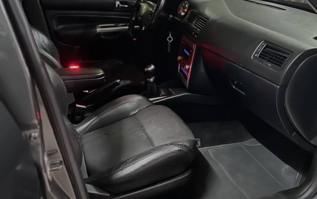 
Volkswagen Golf Sportline 2013 full									