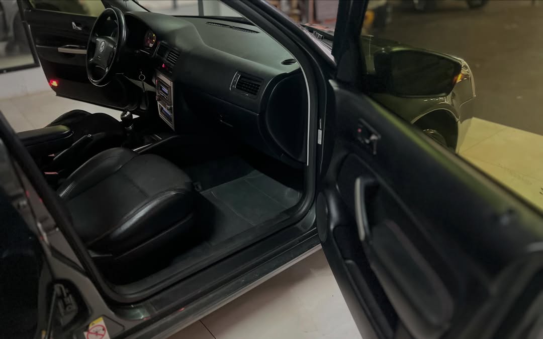 
Volkswagen Golf Sportline 2013 full									
