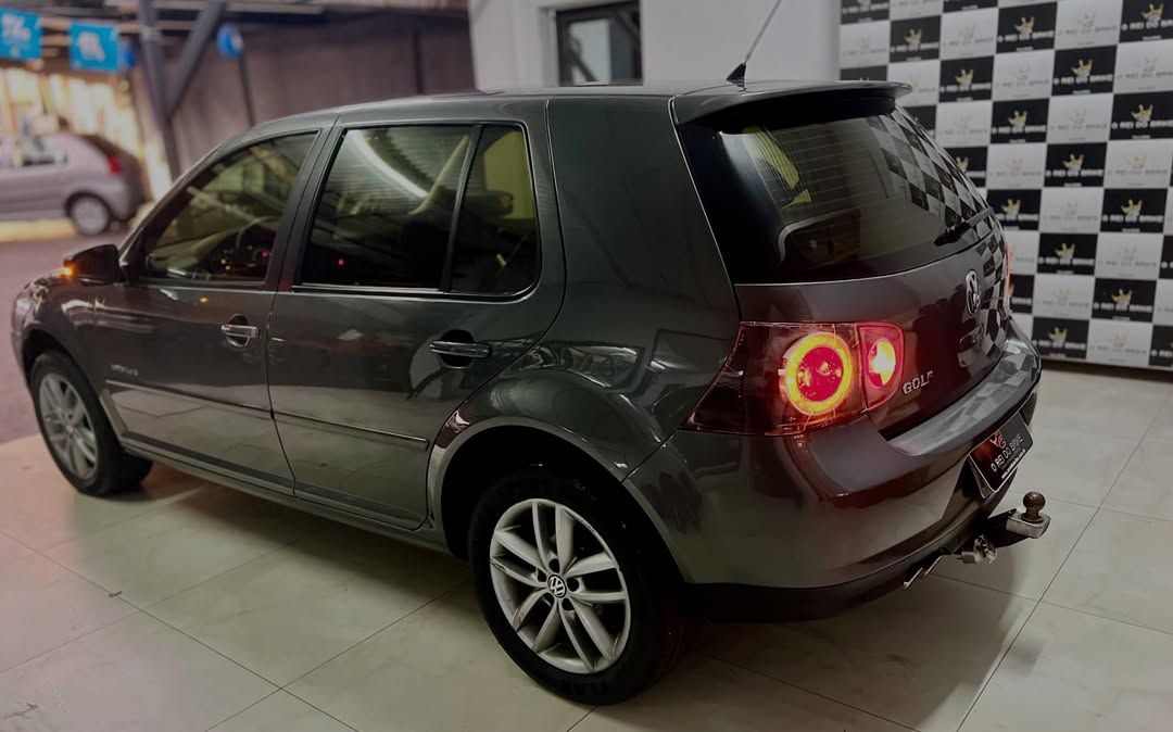 
Volkswagen Golf Sportline 2013 full									