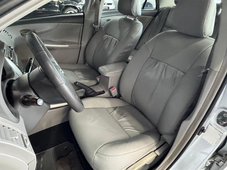 
Toyota Corolla XEI 2010 full									