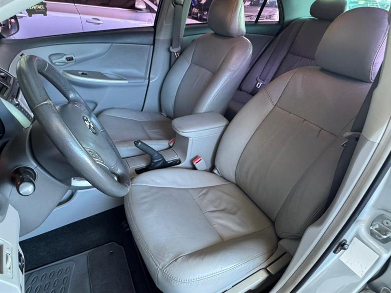 
Toyota Corolla GLI 2011 full									