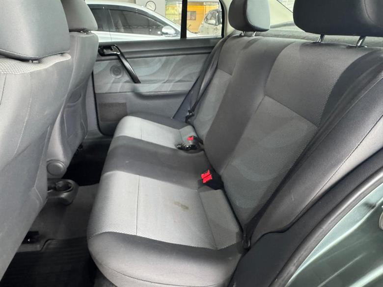 
Volkswagen Polo 2011 full									