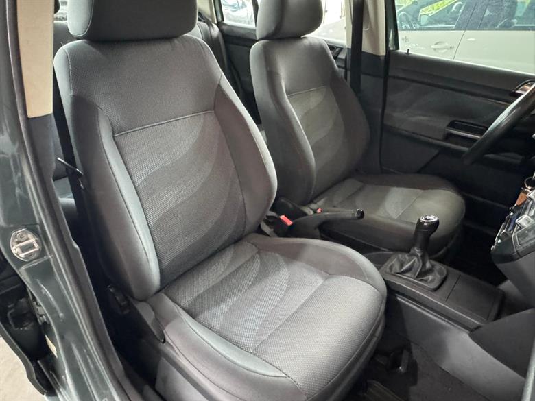 
Volkswagen Polo 2011 full									