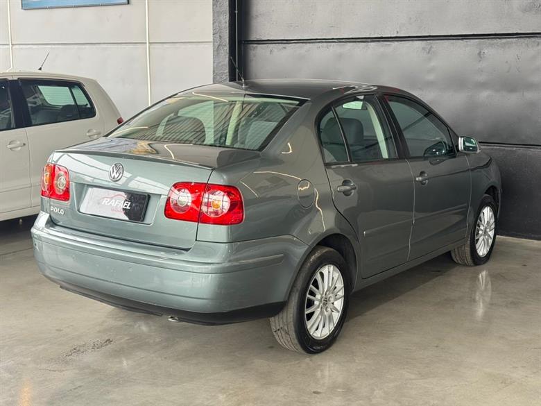 
Volkswagen Polo 2011 full									