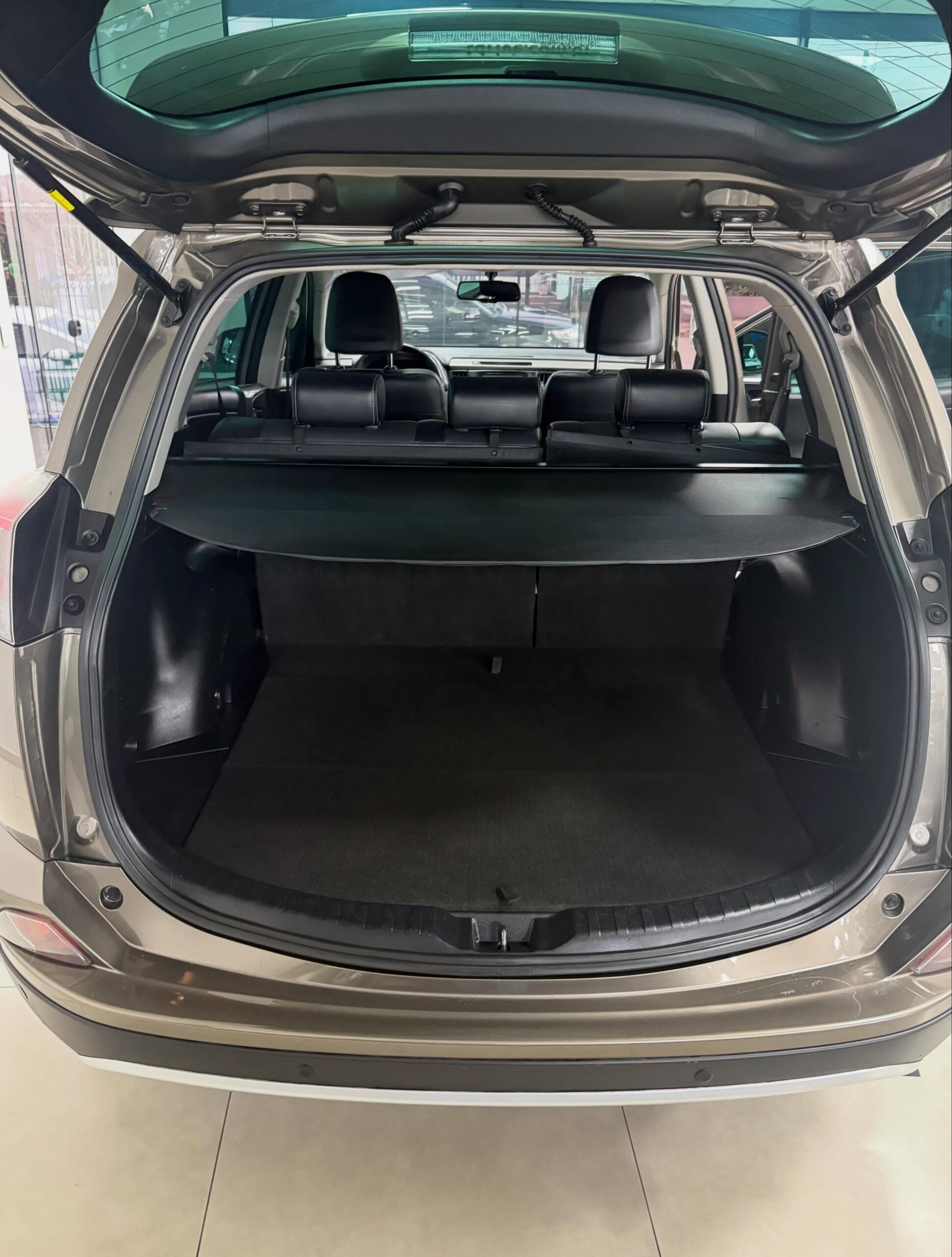 
Toyota Rav4 2018 full									