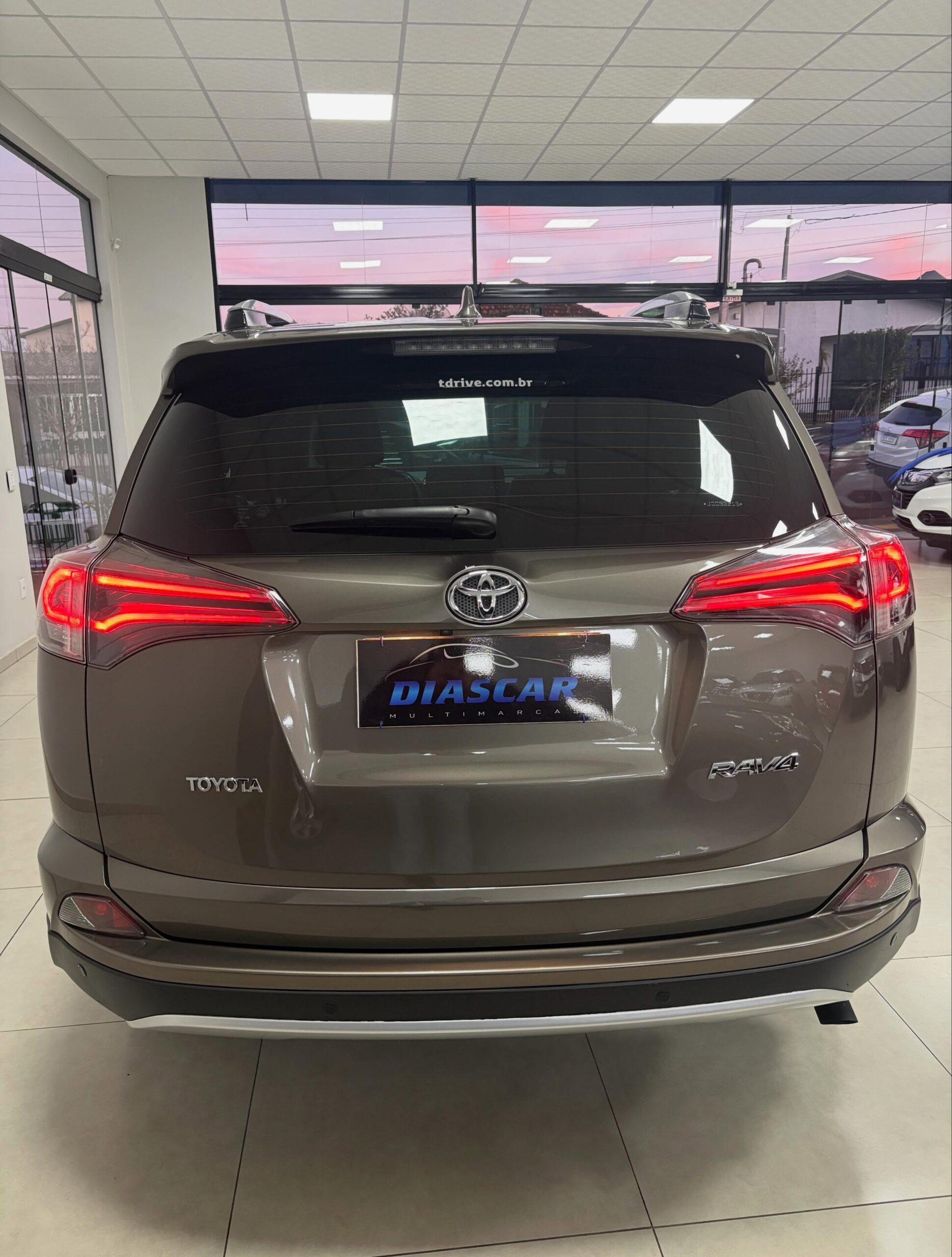 
Toyota Rav4 2018 full									
