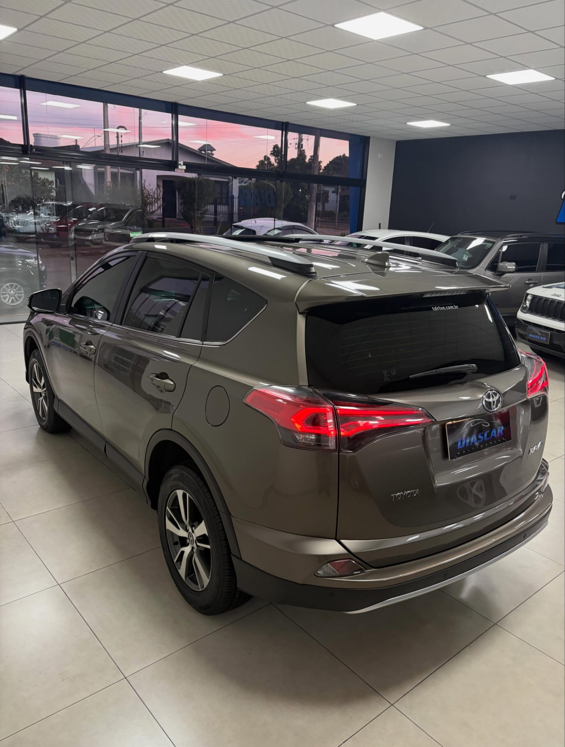 
Toyota Rav4 2018 full									