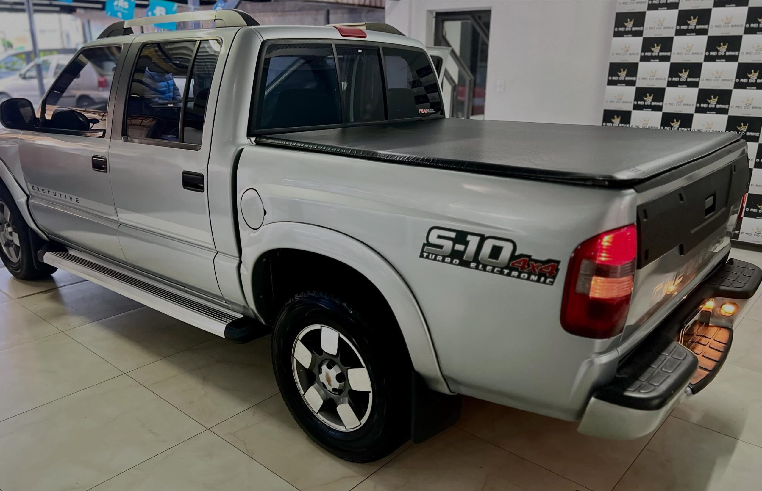 
Chevrolet S10 2010 full									