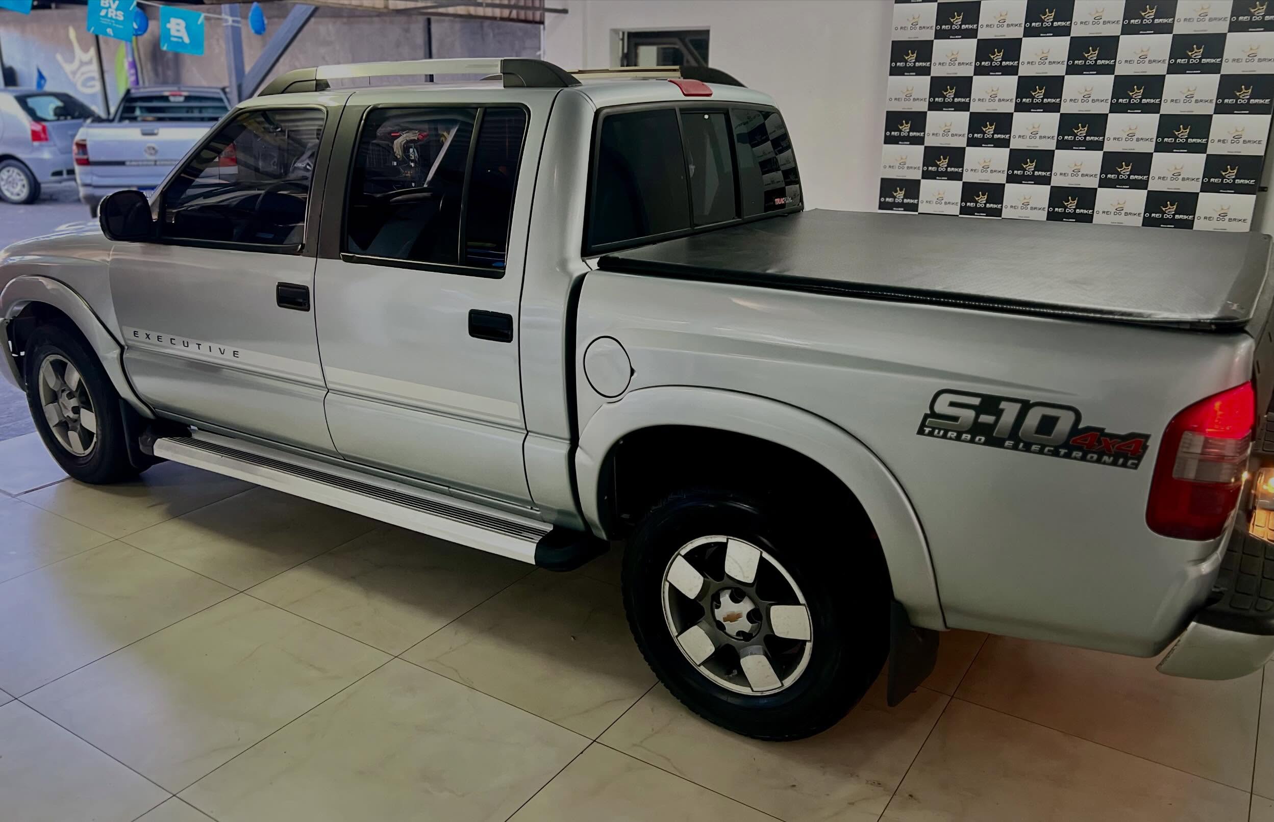 
Chevrolet S10 2010 full									