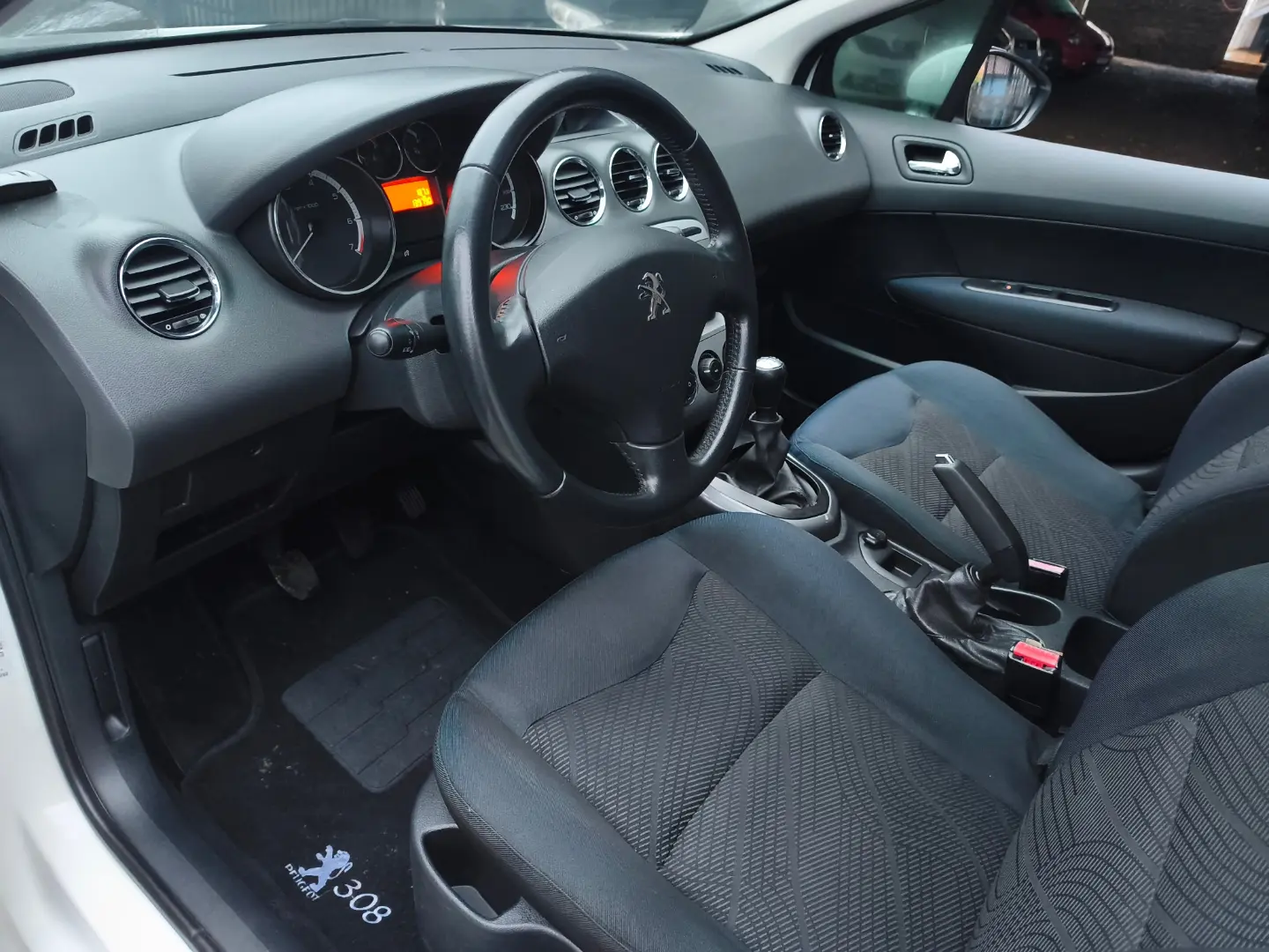 
Peugeot 308 Active 2013 full									