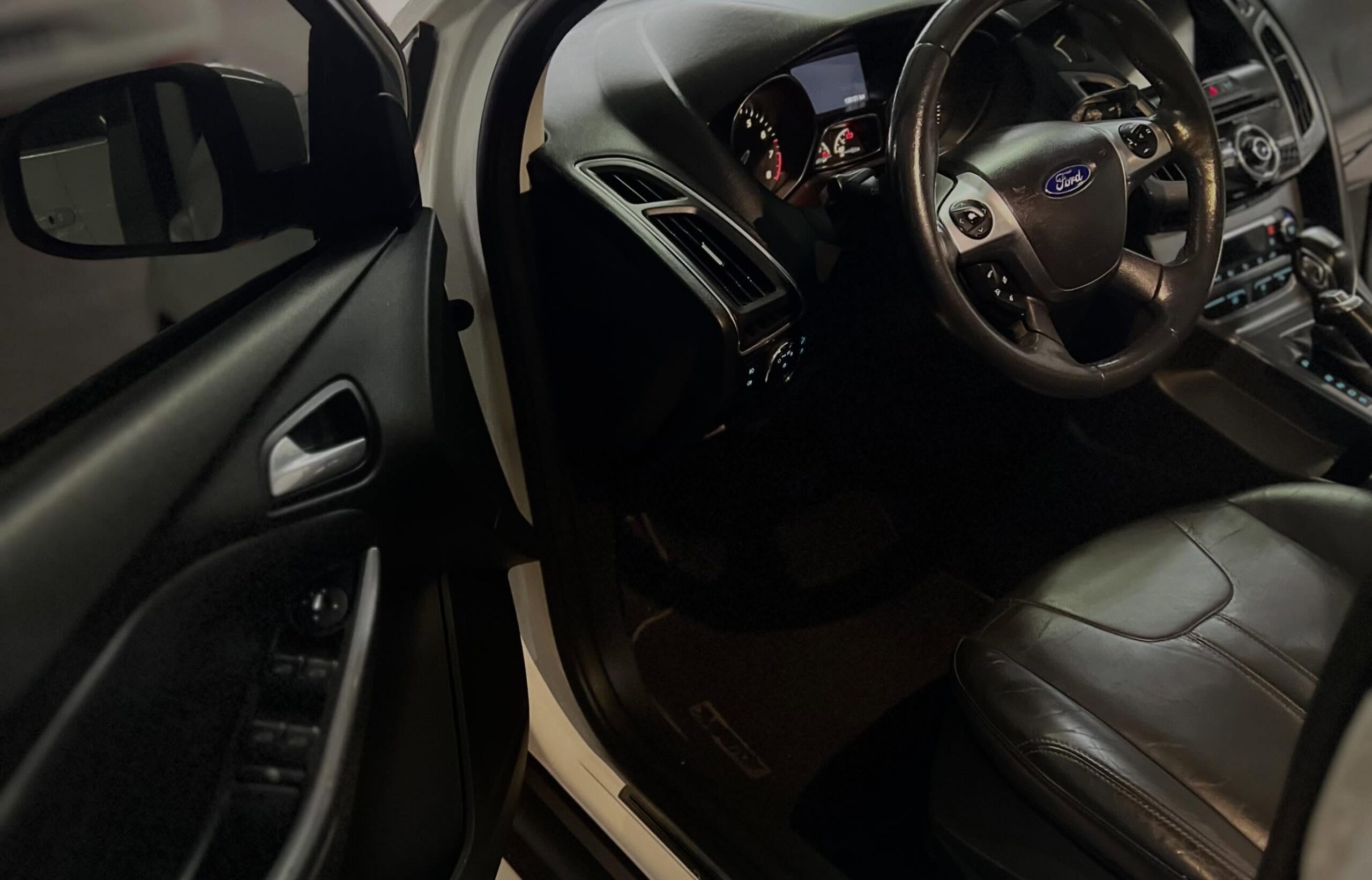
FORD FOCUS TITANIUM PLUS 2015 full									
