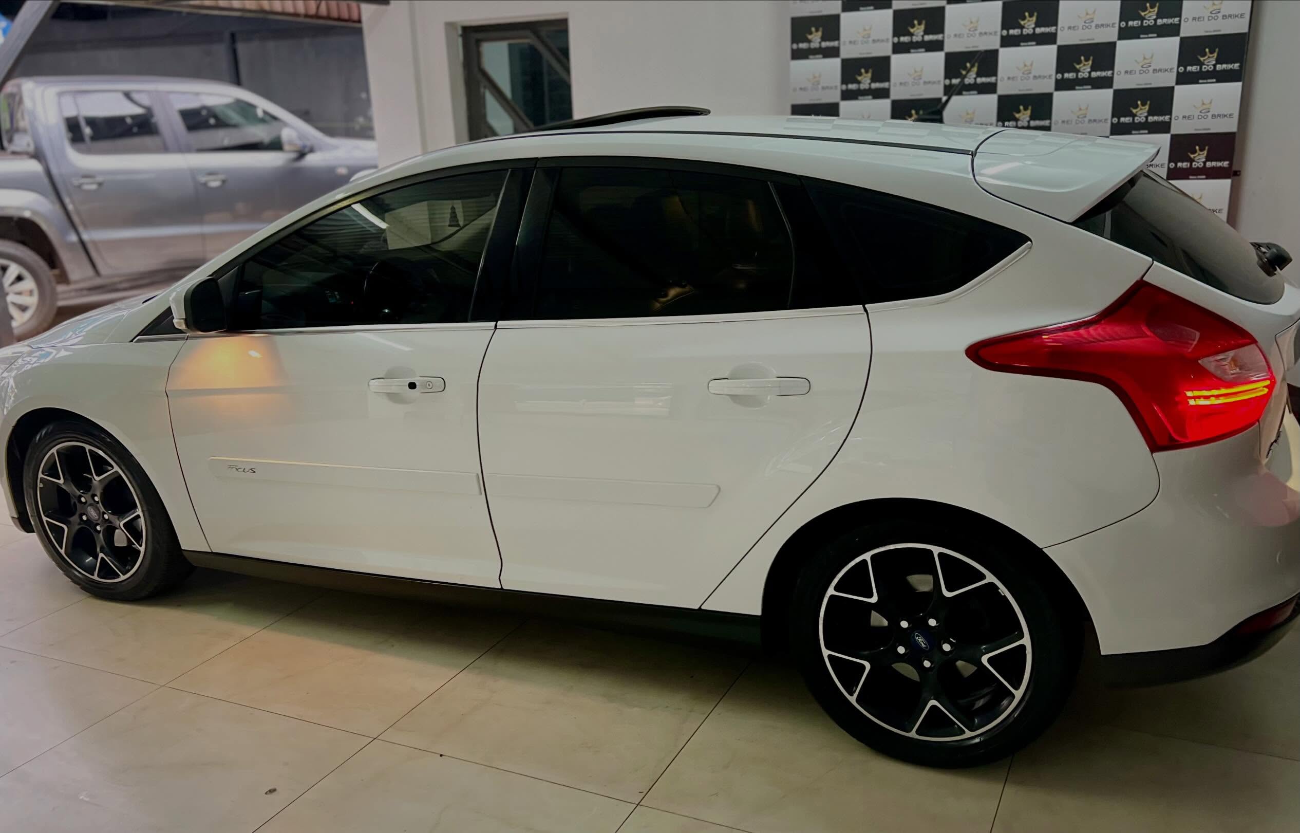 
FORD FOCUS TITANIUM PLUS 2015 full									