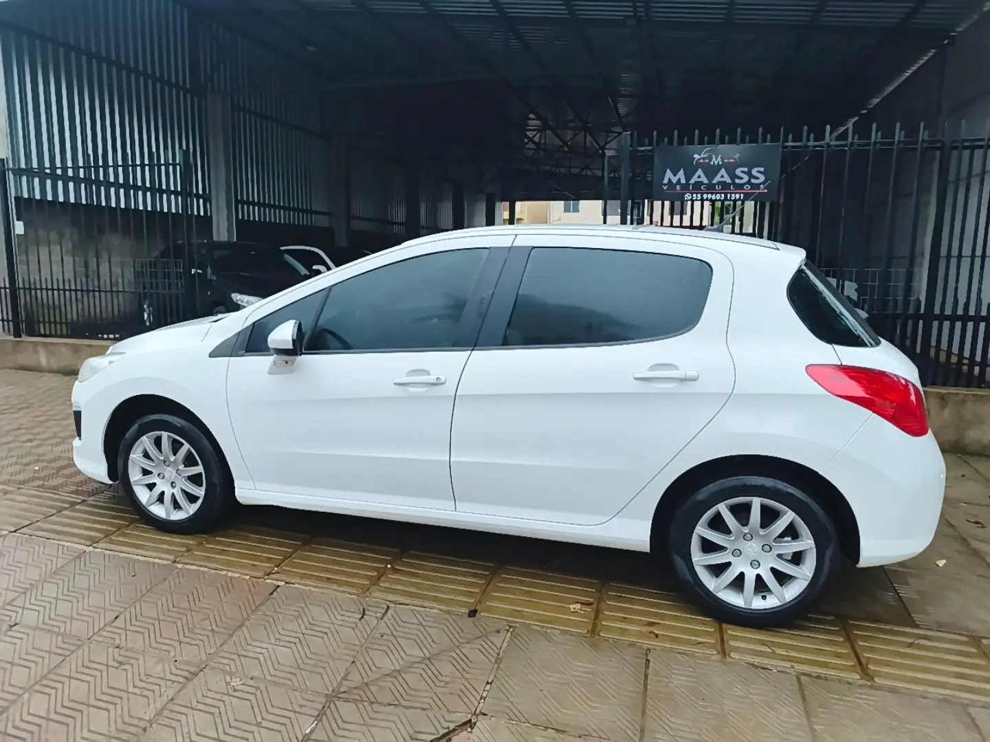 
Peugeot 308 Active 2013 full									