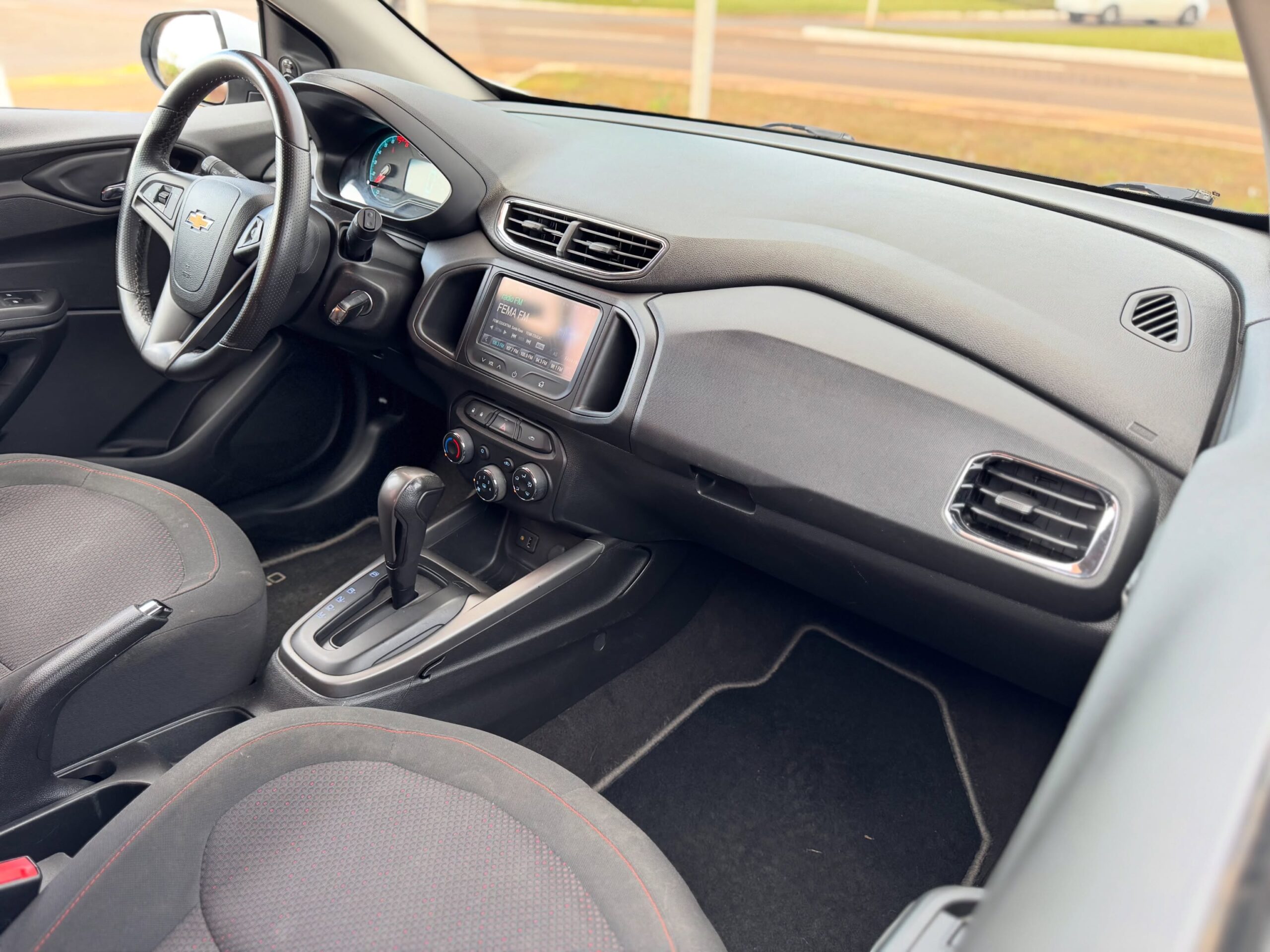 
Chevrolet Onix LTZ 2015 full									