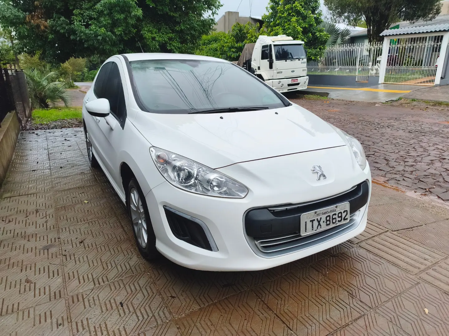 
Peugeot 308 Active 2013 full									