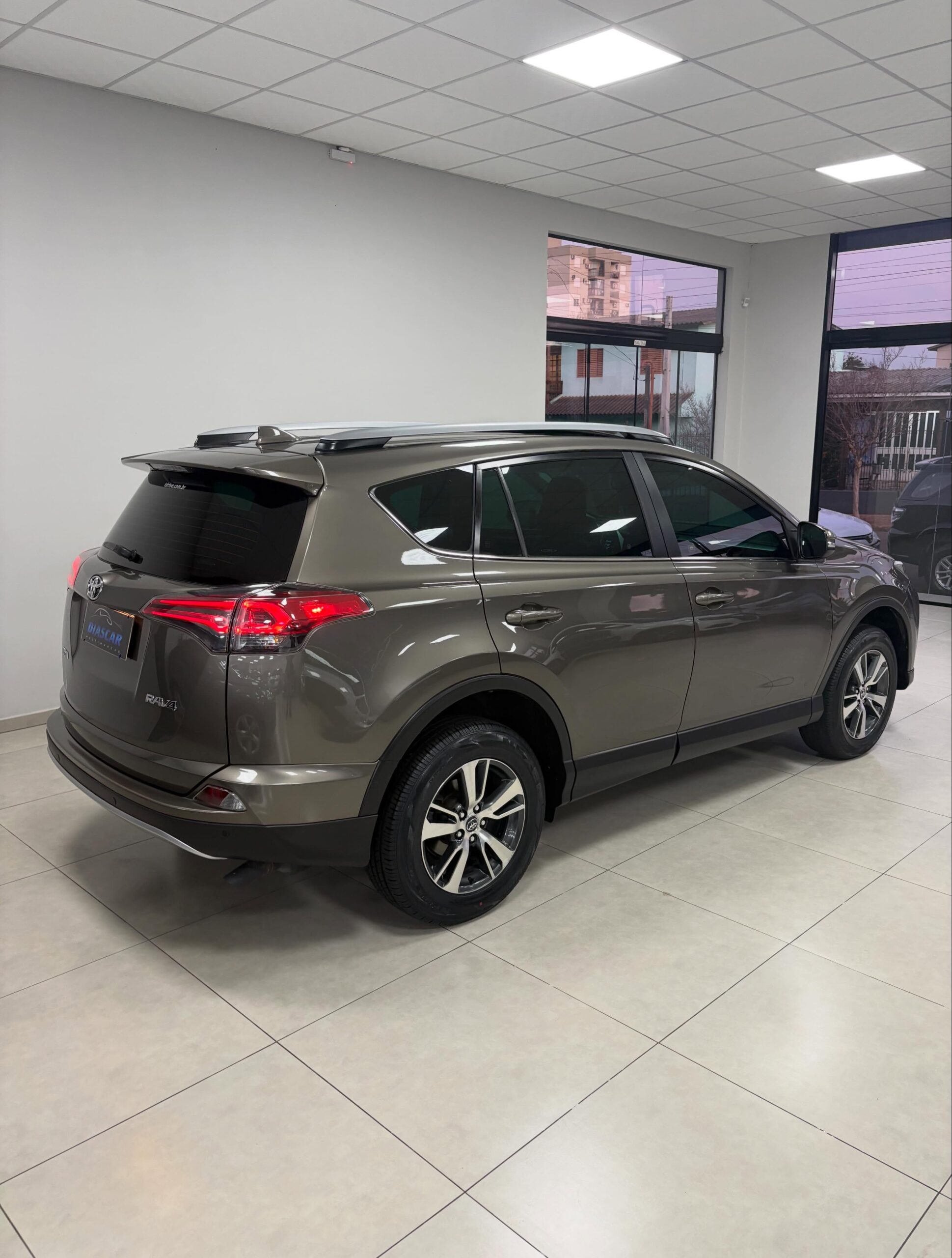 
Toyota Rav4 2018 full									