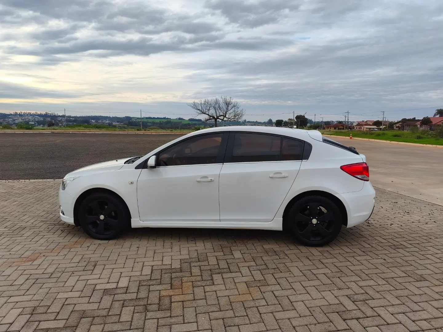 
								Chevrolet Cruze LT 2014 full									