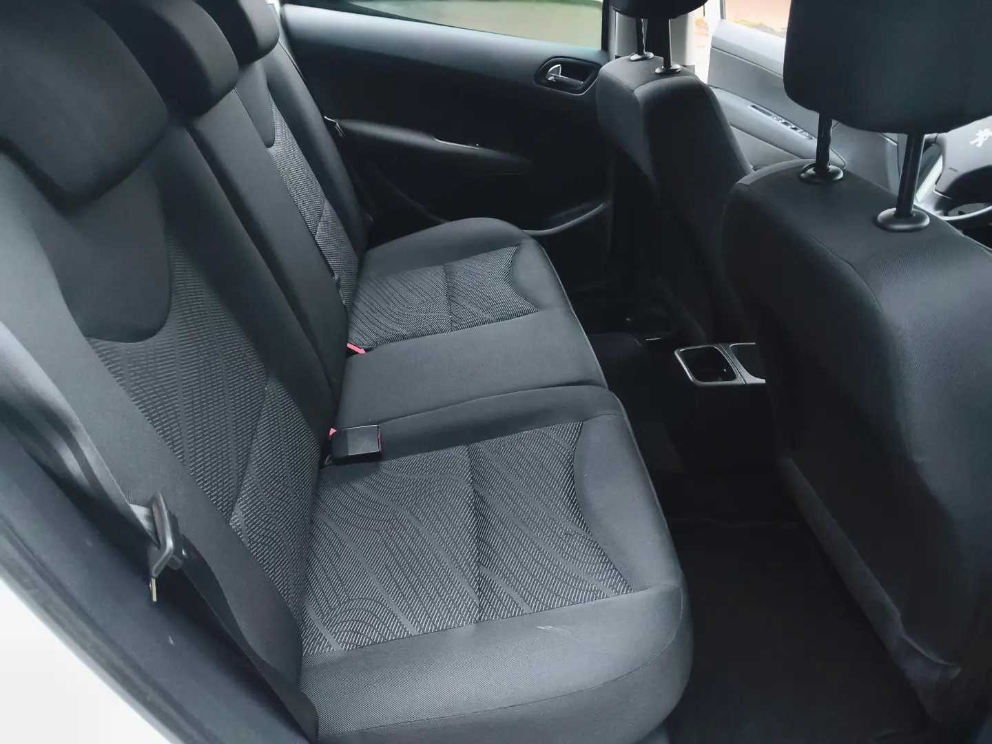 
Peugeot 308 Active 2013 full									