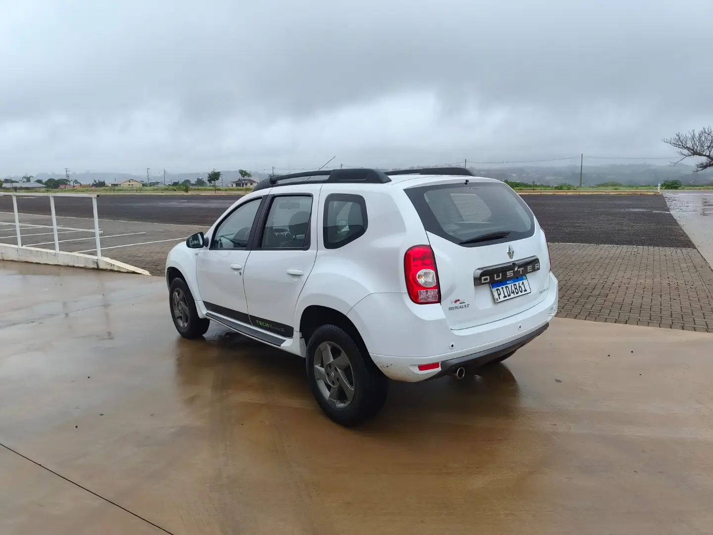 
								RENAULT DUSTER TECH ROAD 2015 full									