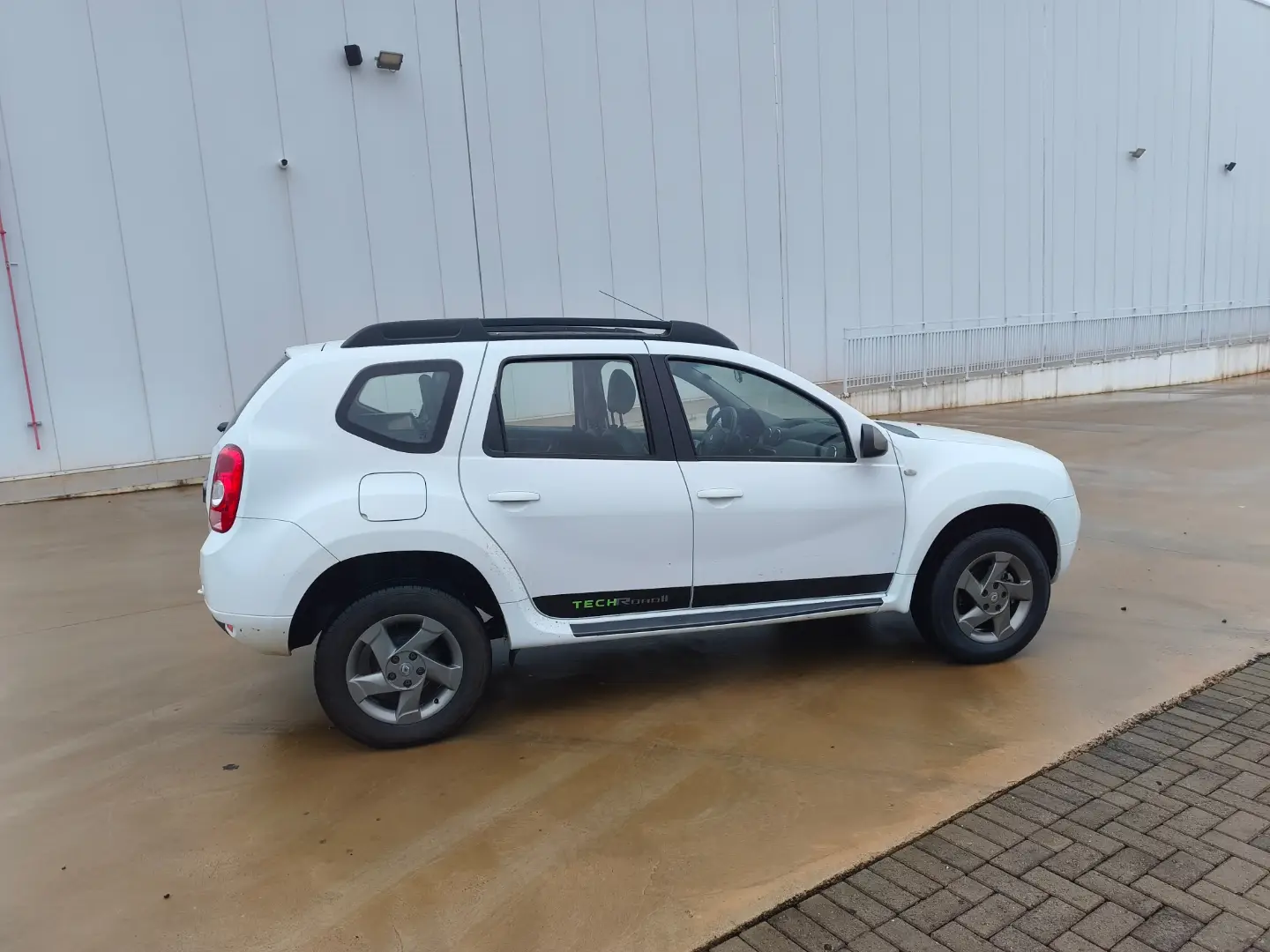 RENAULT DUSTER TECH ROAD 2015
