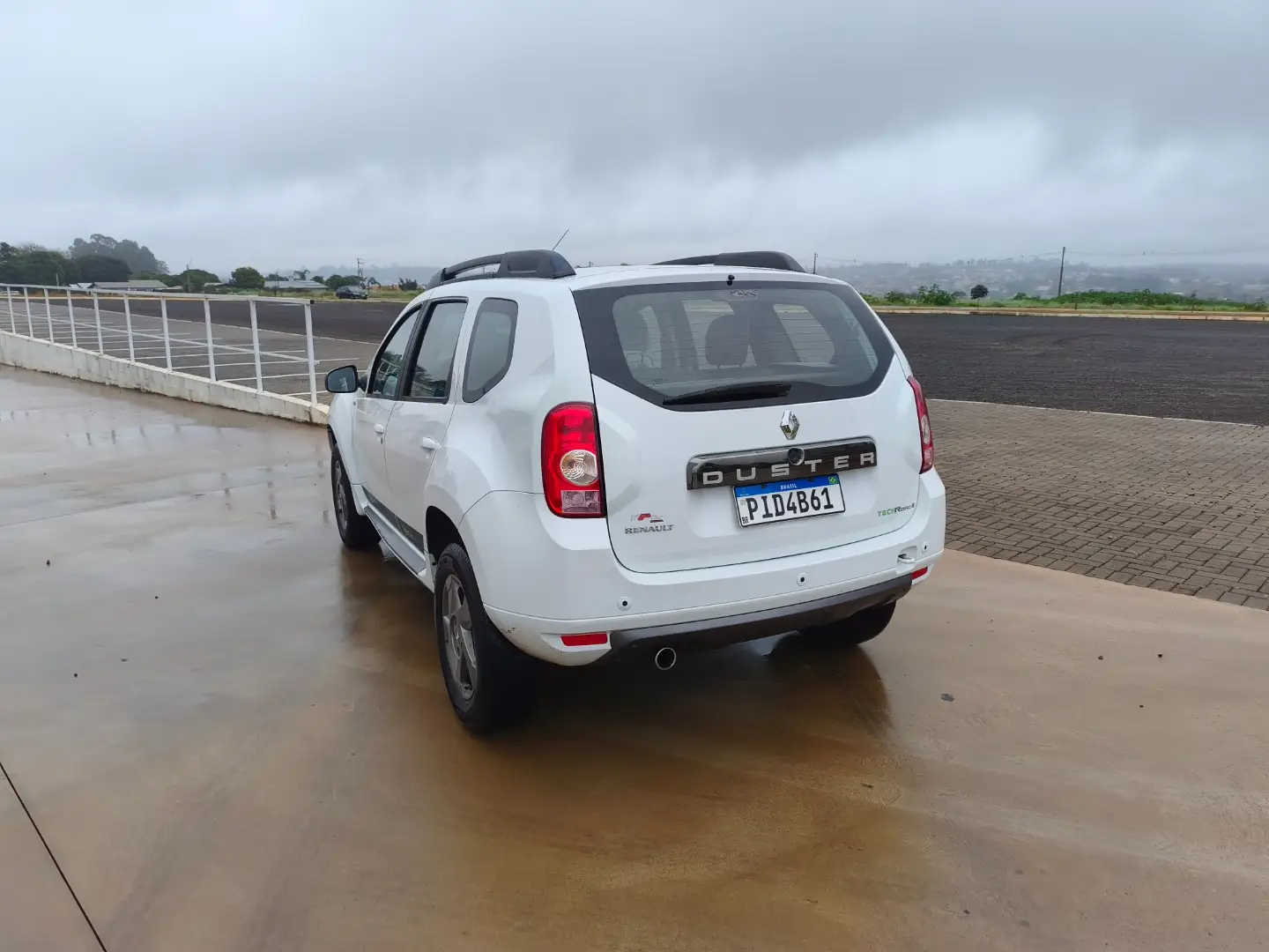 RENAULT DUSTER TECH ROAD 2015