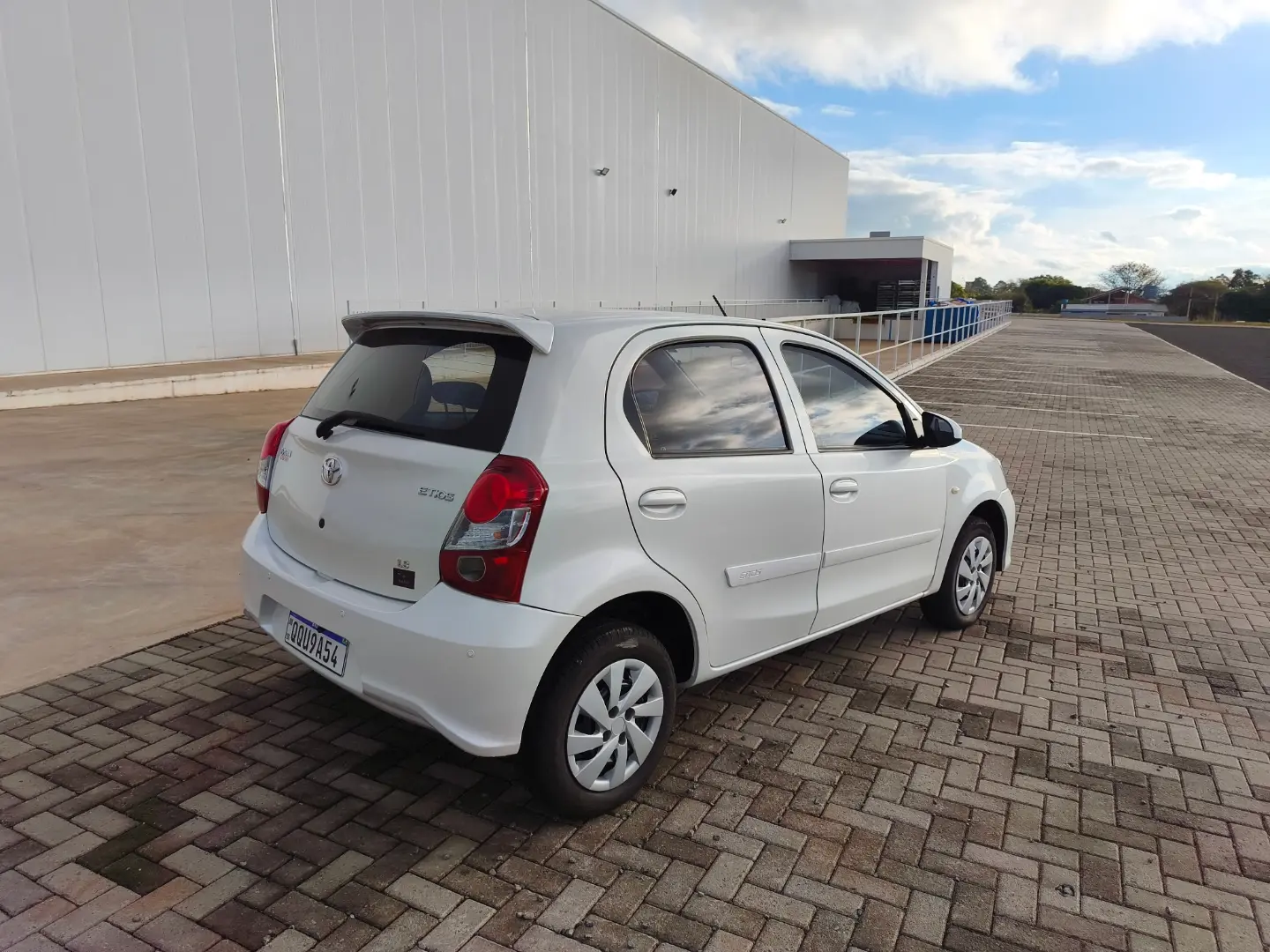 
								TOYOTA ETIOS X 2020 full									