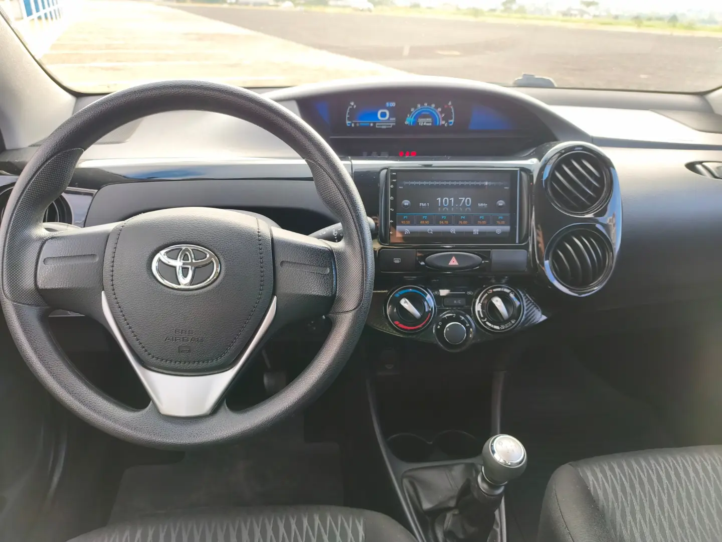 
								TOYOTA ETIOS X 2020 full									