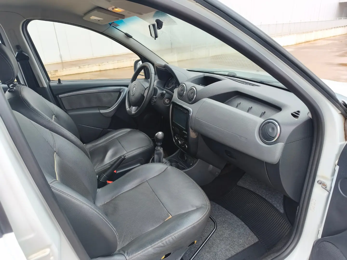 
								RENAULT DUSTER TECH ROAD 2015 full									