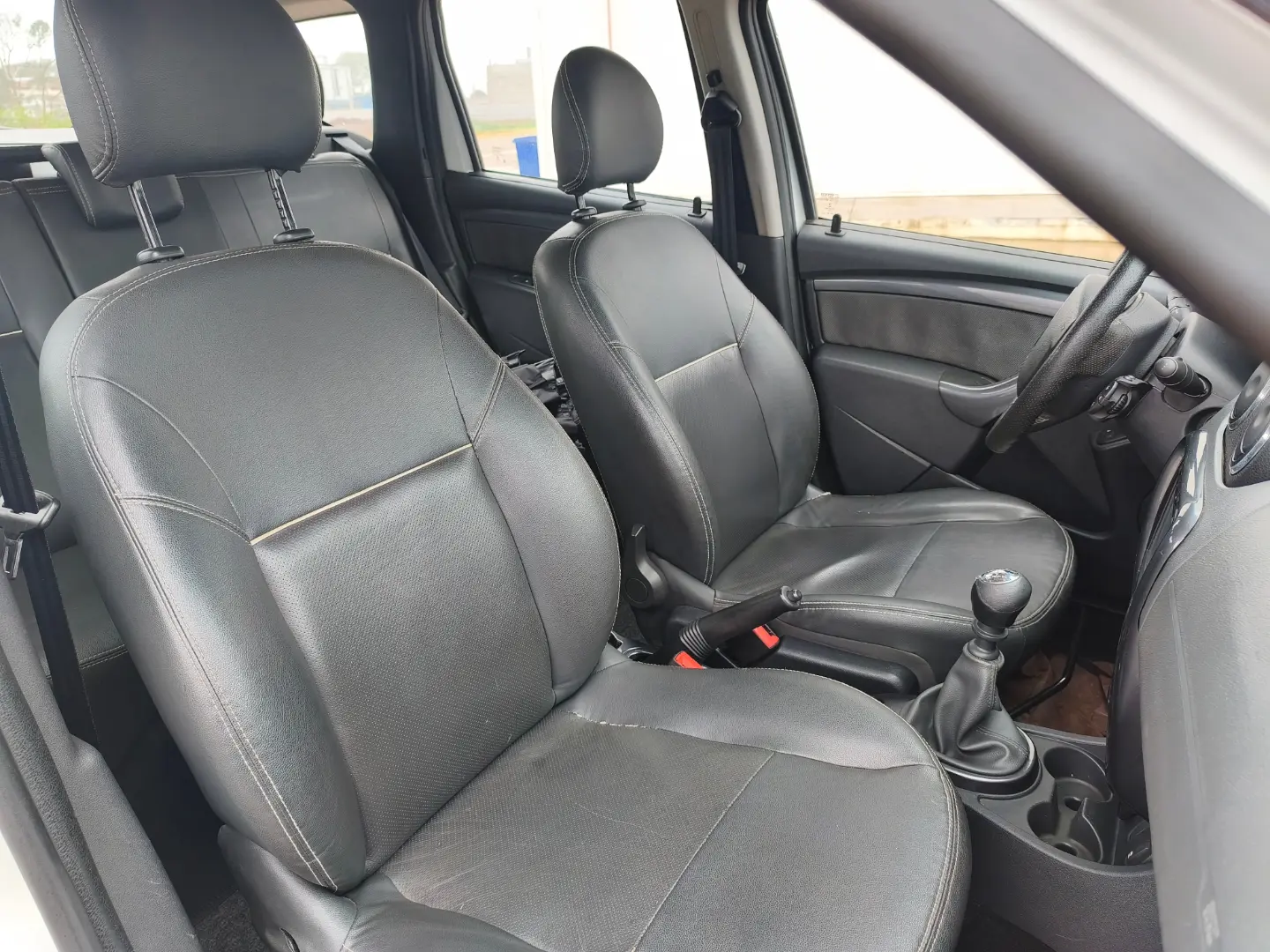 
								RENAULT DUSTER TECH ROAD 2015 full									