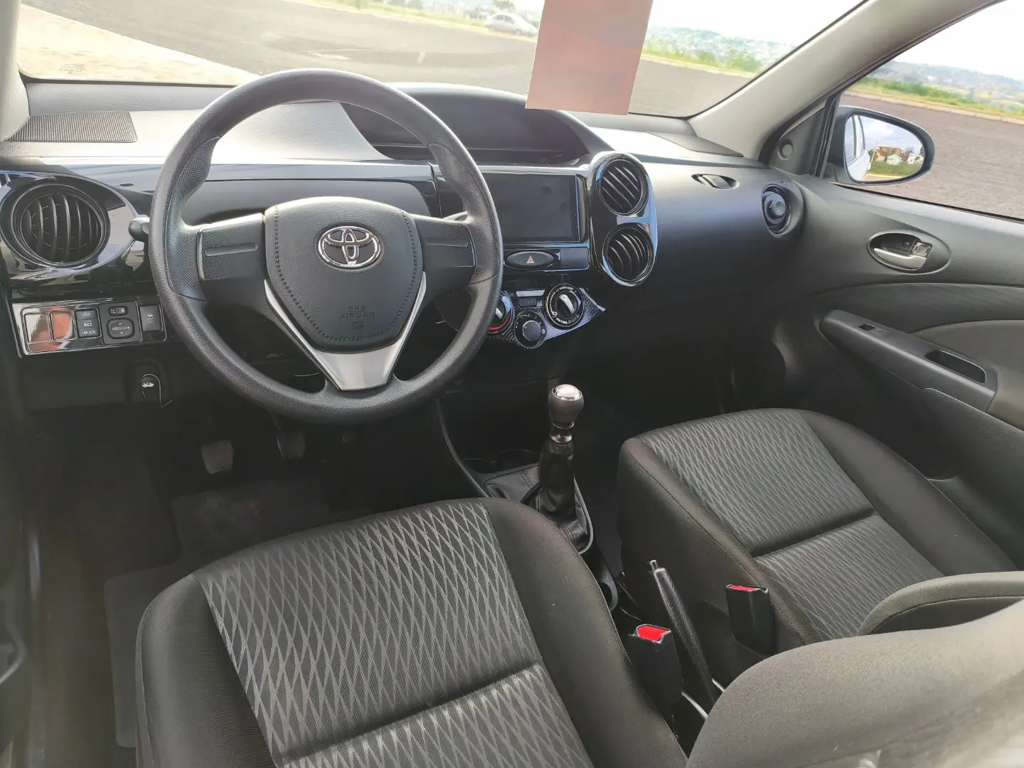 
								TOYOTA ETIOS X 2020 full									