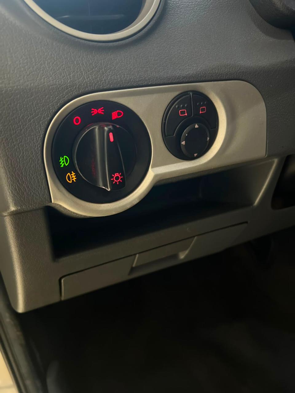 
								Volkswagen PARATI SURF 2009 full									