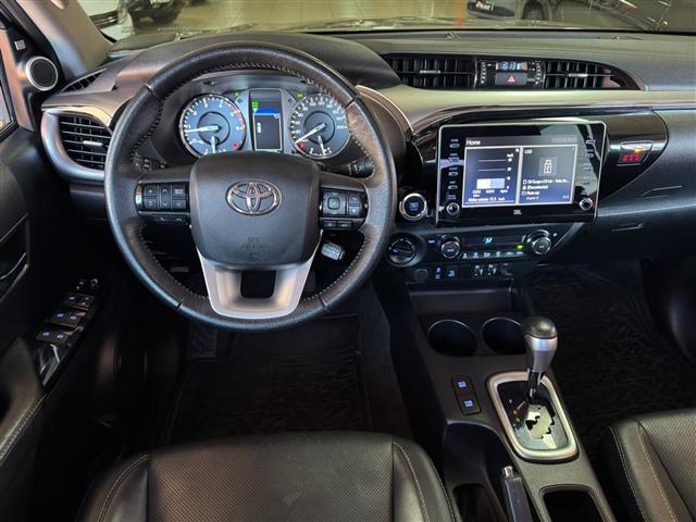 
								Toyota Hilux CD SRX 2021 full									