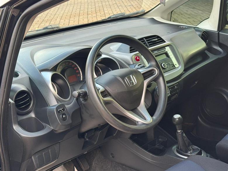 
								Honda Fit 2014 full									